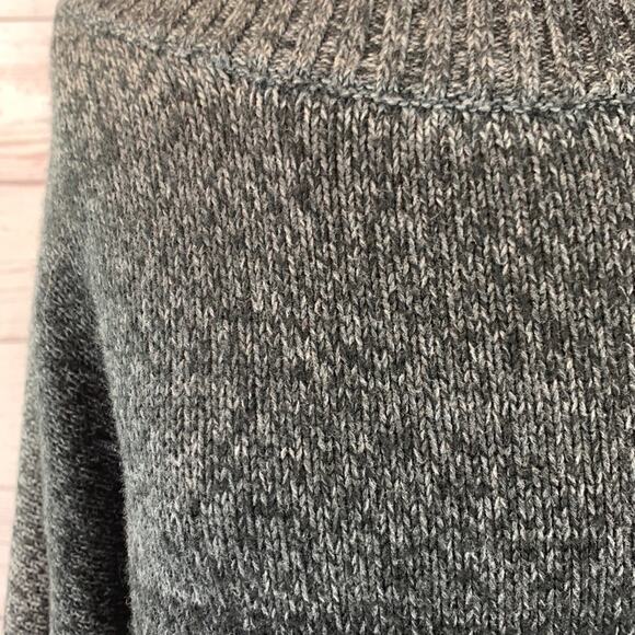 Guess black to gray gradient sweater like new size large - Picture 4 of 10